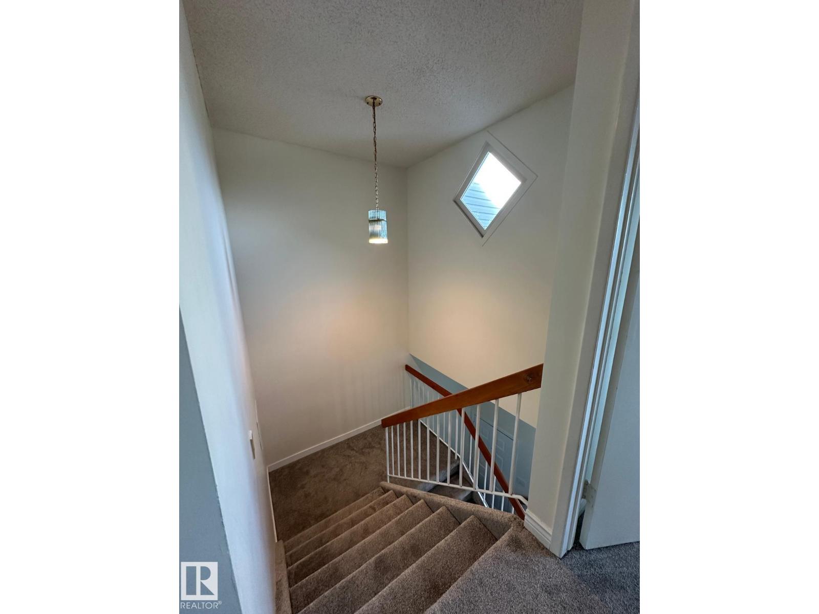 5462 38a Av Nw, Edmonton, Alberta  T6L 2H4 - Photo 3 - E4470823
