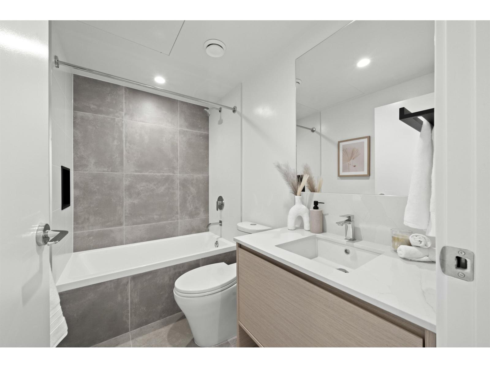 3303 13745 George Junction, Surrey, British Columbia  V3T 4Y3 - Photo 21 - R3086097