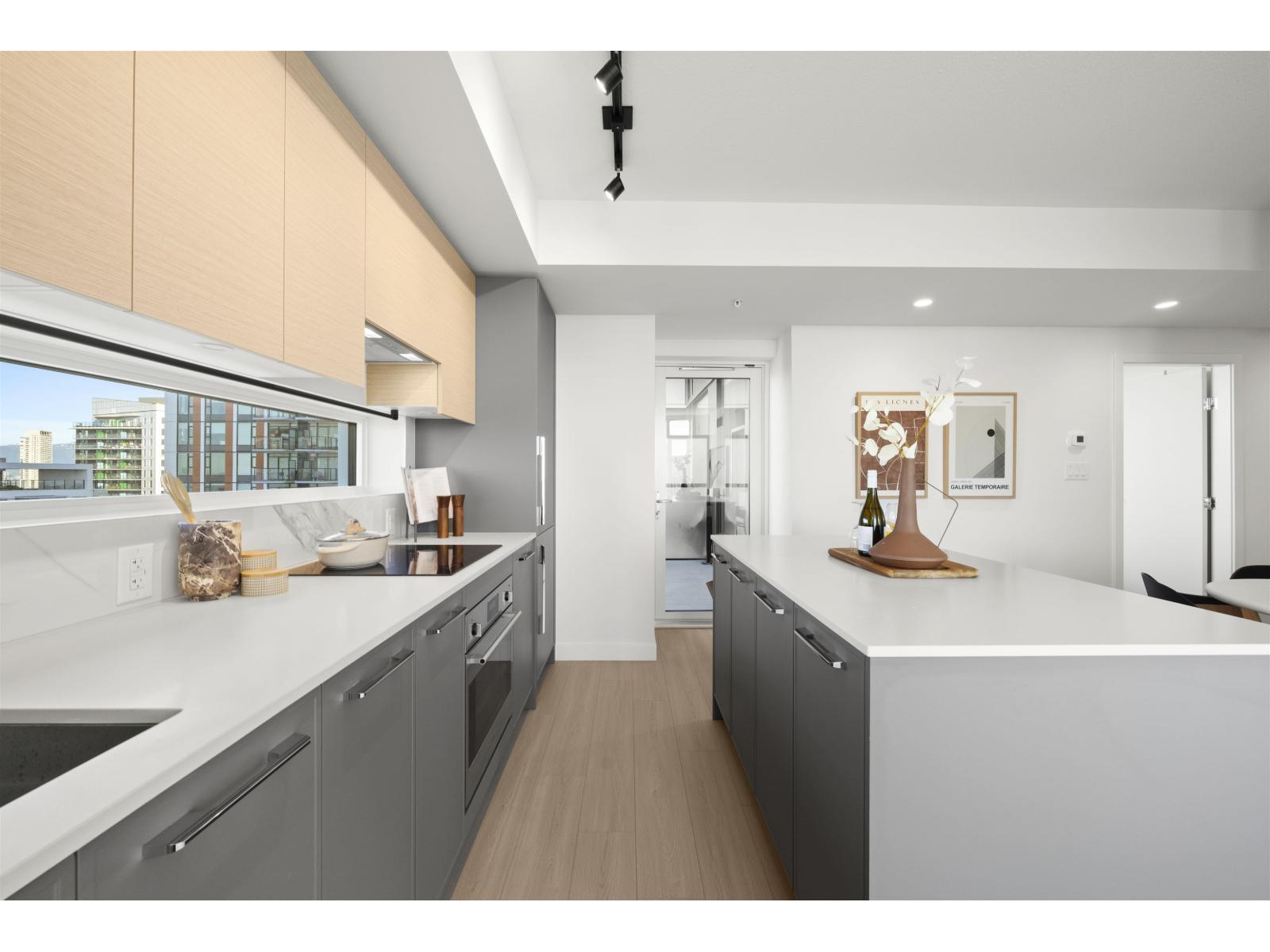 3303 13745 George Junction, Surrey, British Columbia  V3T 4Y3 - Photo 3 - R3086097