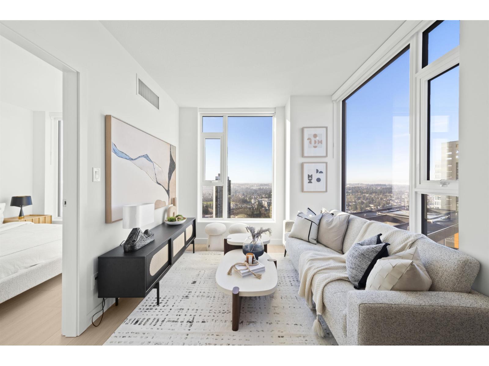 3103 13745 George Junction, Surrey, British Columbia  V3T 4Y3 - Photo 2 - R3086103