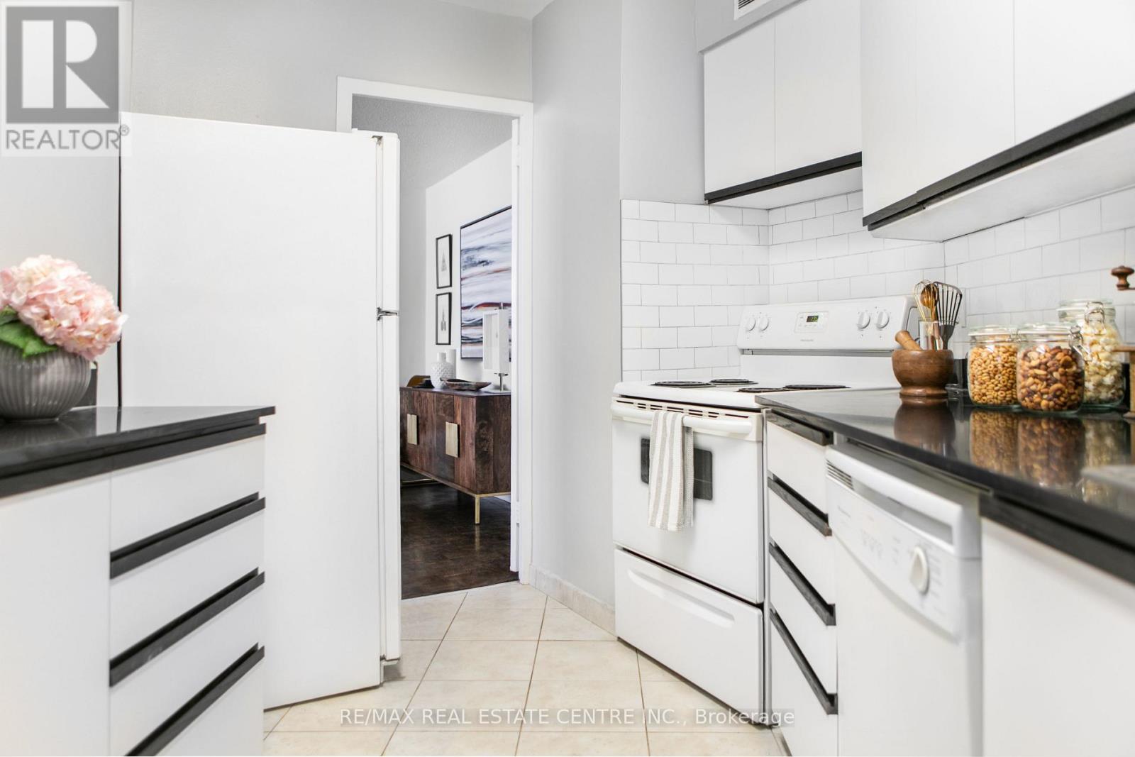 1009 - 100 Graydon Hall Drive, Toronto, Ontario  M3A 3A8 - Photo 12 - C12754388