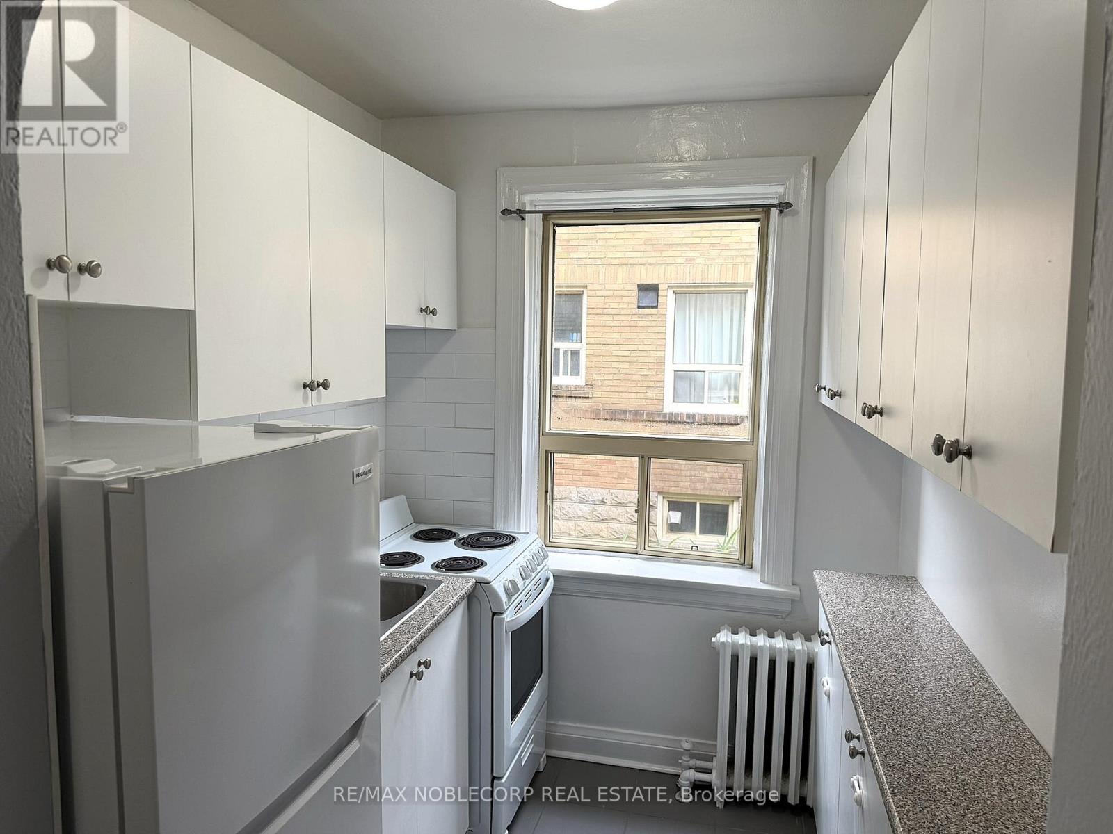 1 - 1377 Bayview Avenue, Toronto, Ontario  M4G 3A5 - Photo 7 - C12754392