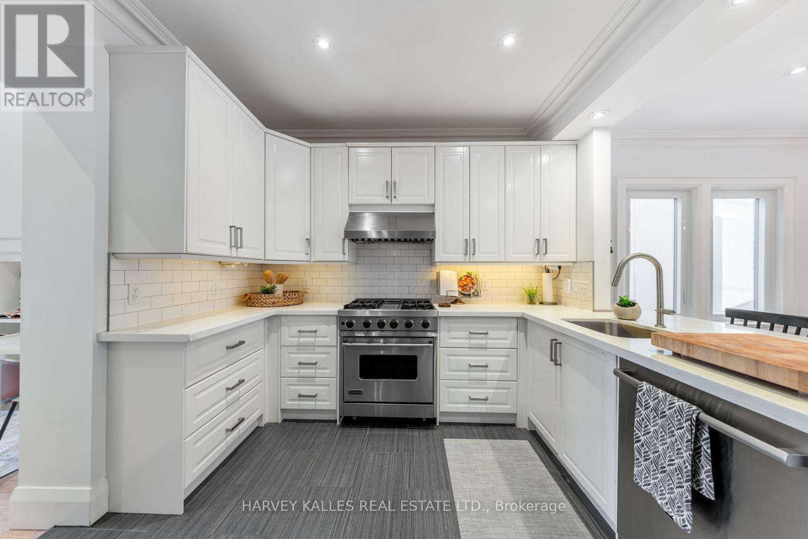 120 Fairlawn Avenue, Toronto, Ontario  M5M 1S8 - Photo 18 - C12754484