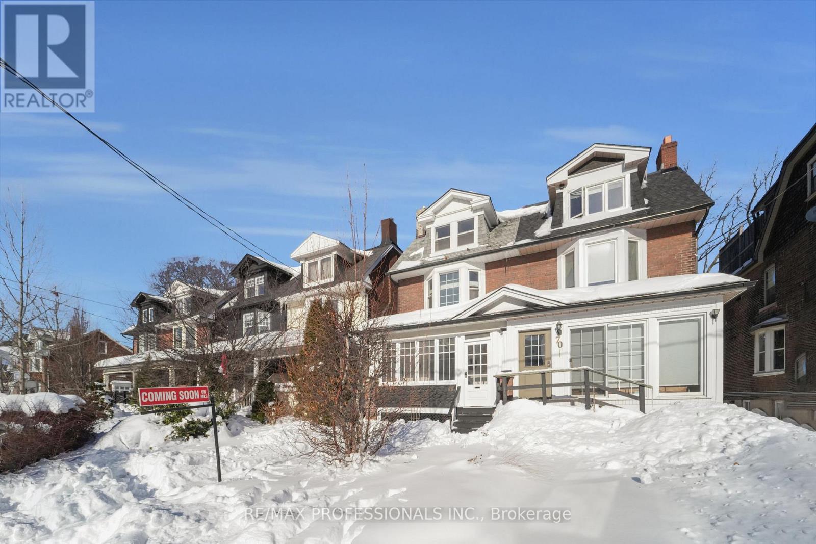 68 Dixon Avenue, Toronto, Ontario  M4L 1N6 - Photo 2 - E12754434