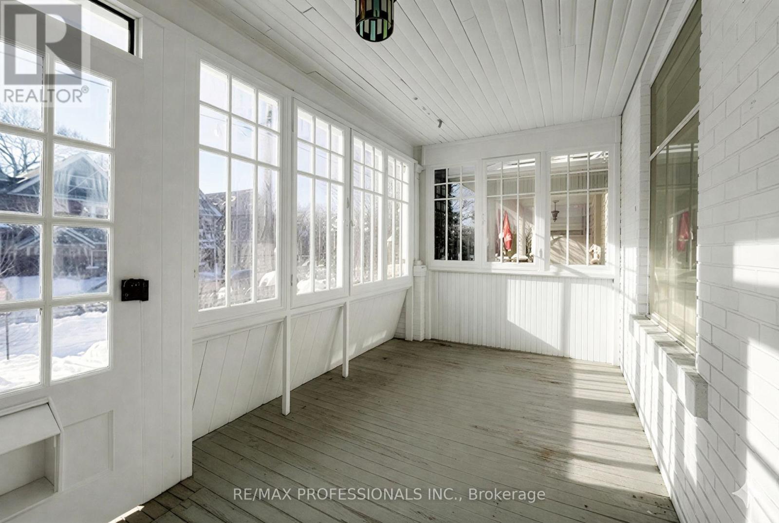 68 Dixon Avenue, Toronto, Ontario  M4L 1N6 - Photo 3 - E12754434