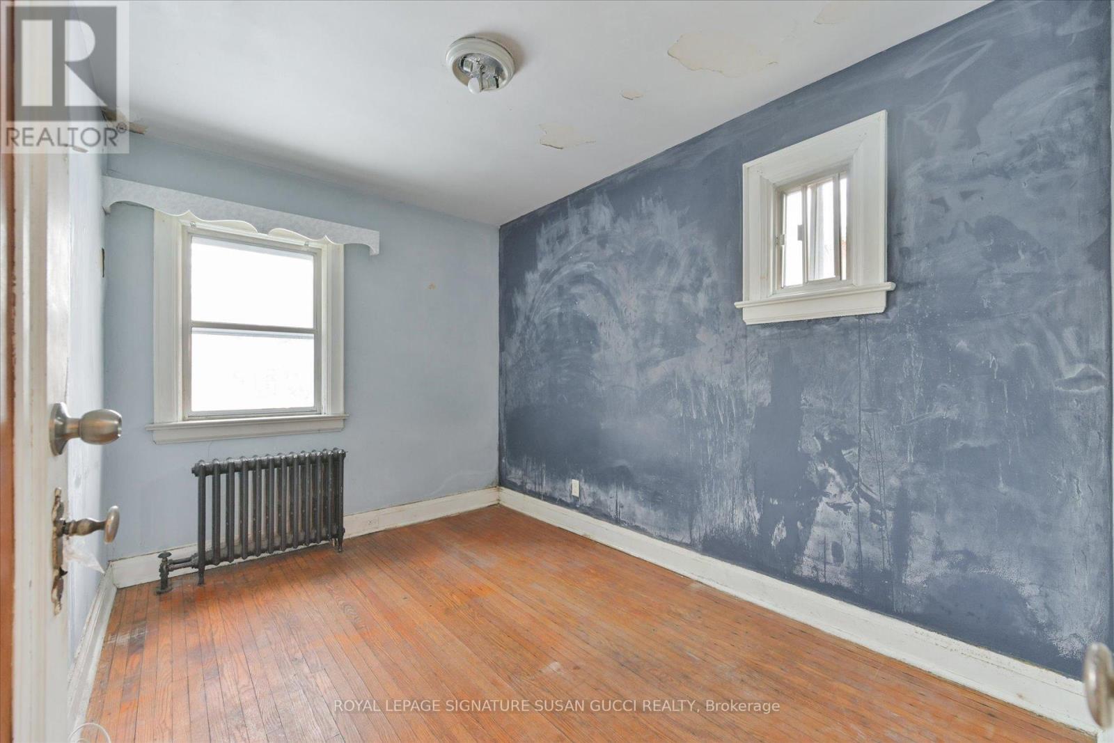 218 Floyd Avenue, Toronto, Ontario  M4J 2J1 - Photo 14 - E12754474