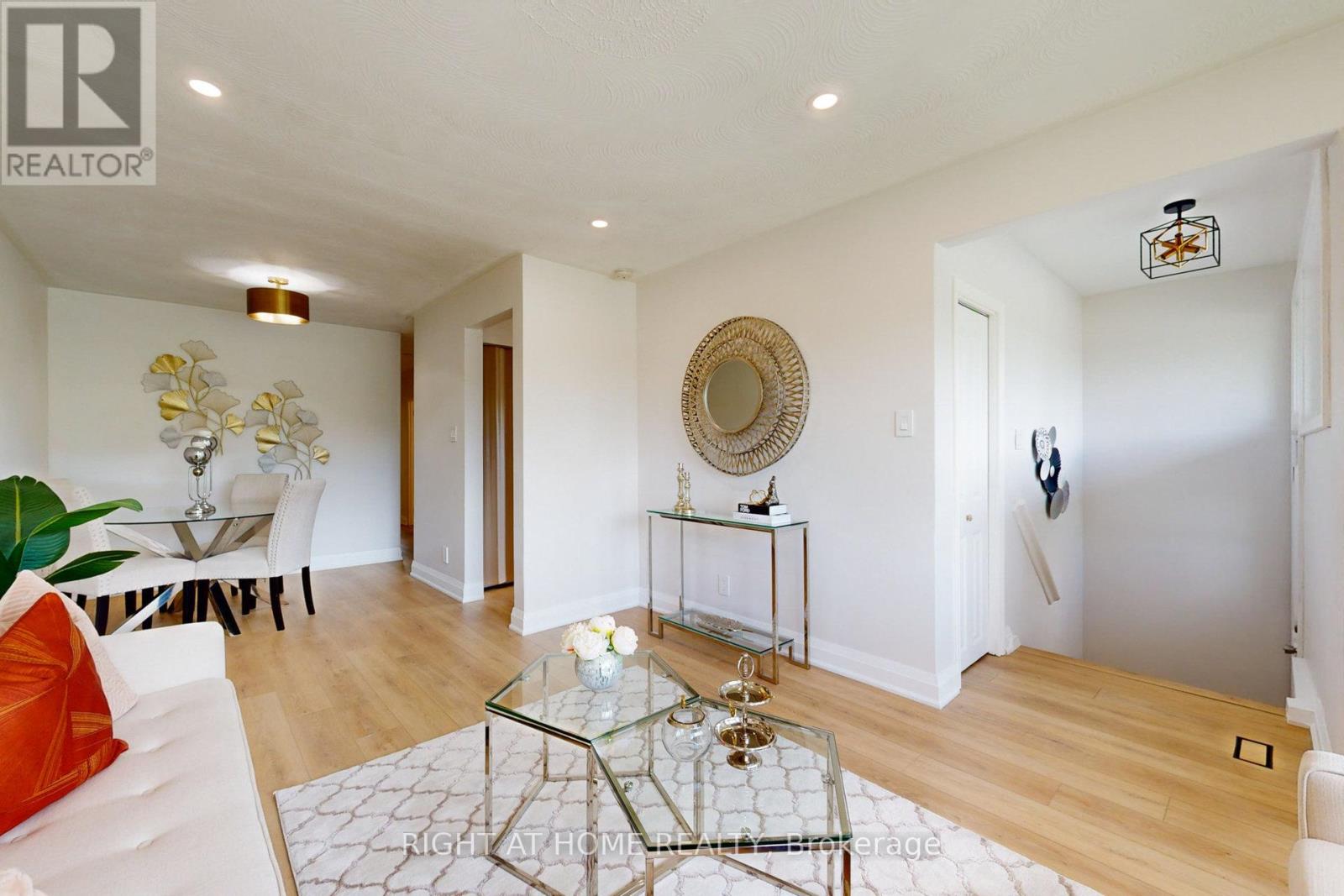 Upper - 78 Longford Drive, Newmarket (Bristol-London), Ontario  L3Y 2Y4 - Photo 5 - N12754230