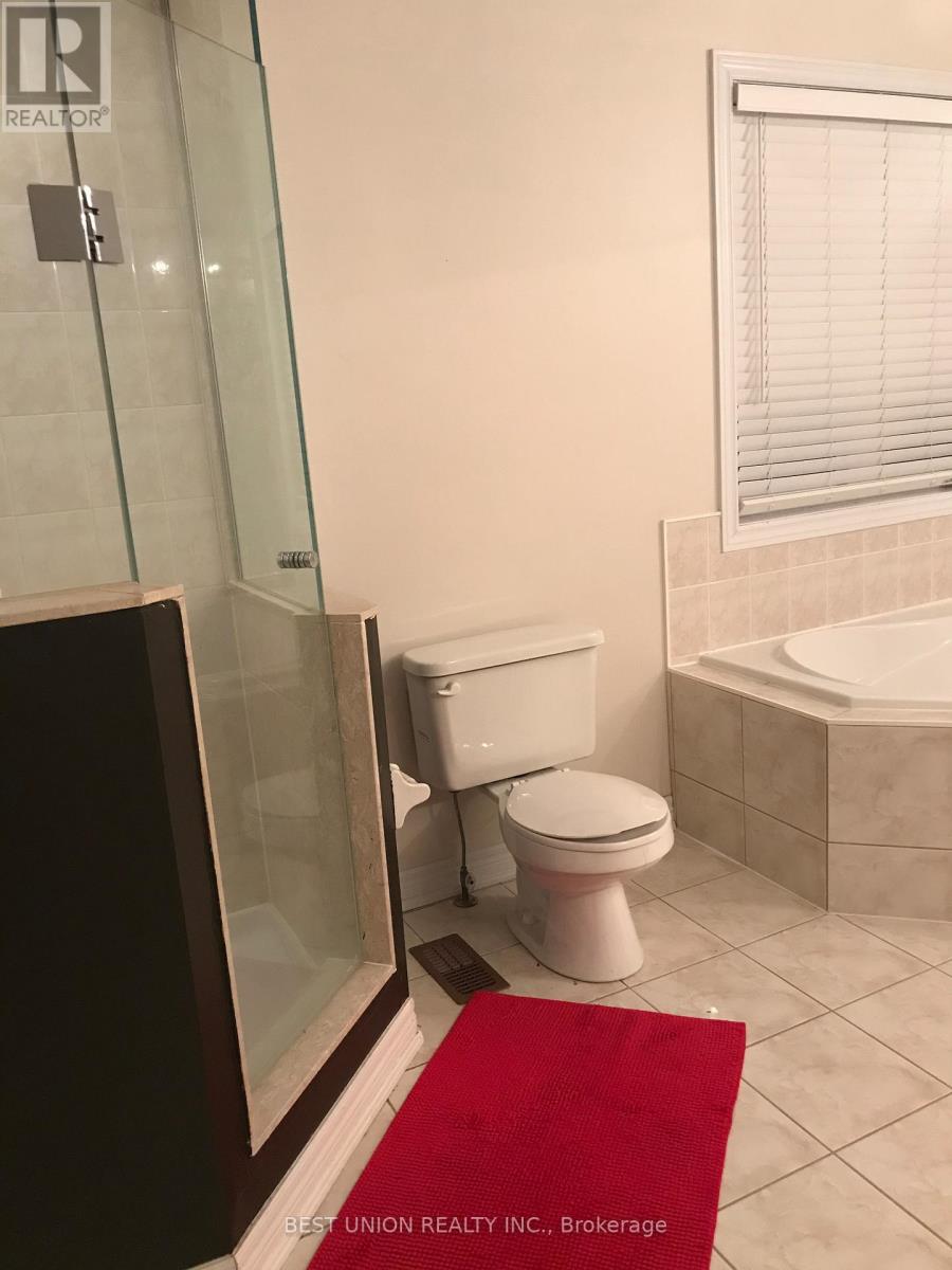 24 Heathfield Avenue, Markham, Ontario  L6C 3B9 - Photo 10 - N12754236