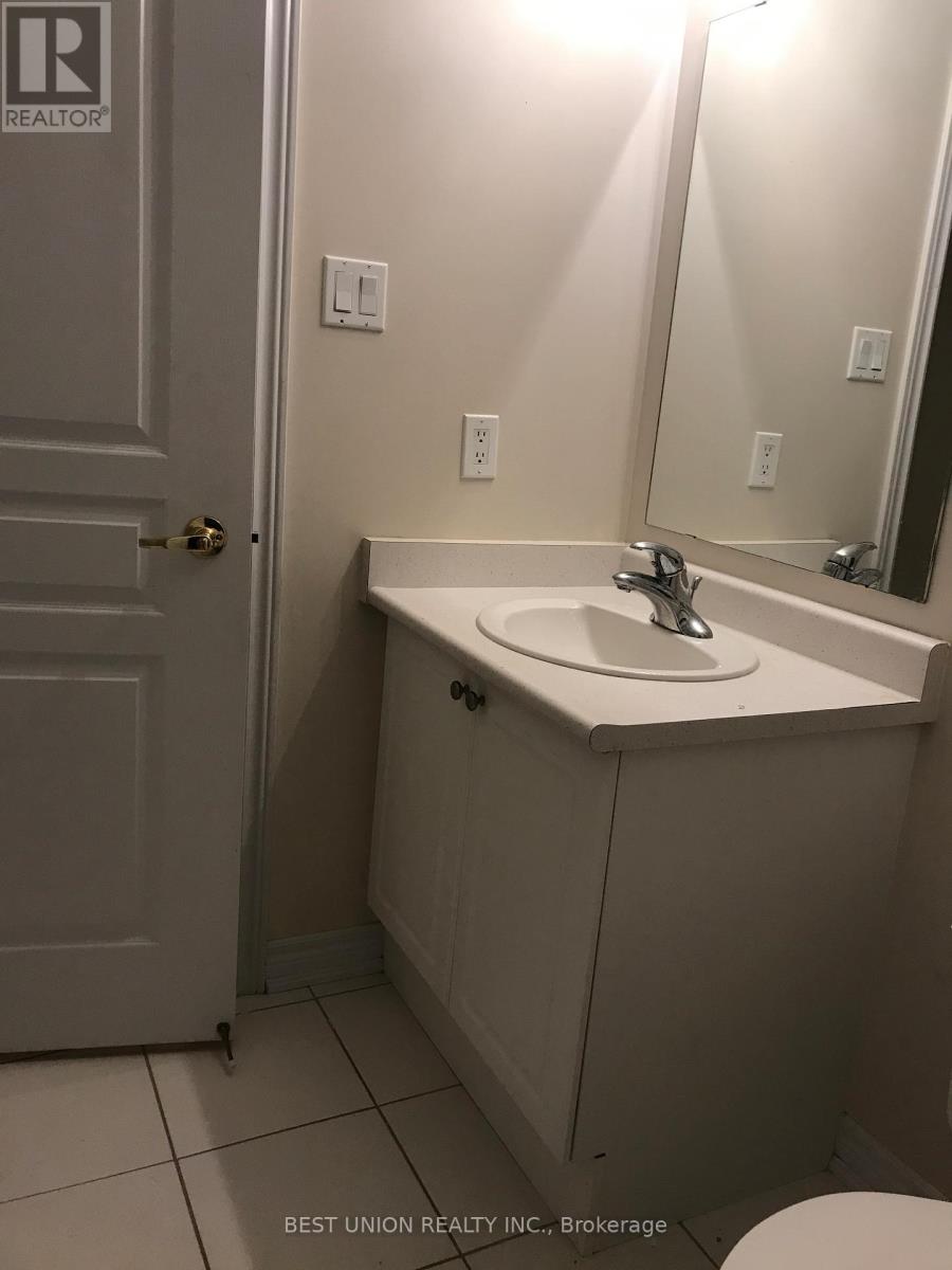 24 Heathfield Avenue, Markham, Ontario  L6C 3B9 - Photo 14 - N12754236