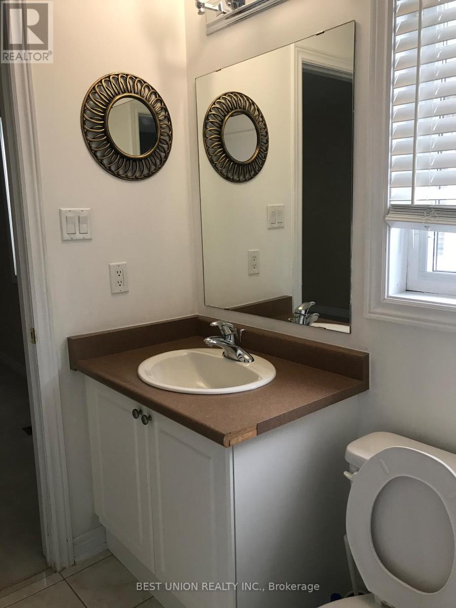 24 Heathfield Avenue, Markham, Ontario  L6C 3B9 - Photo 2 - N12754236