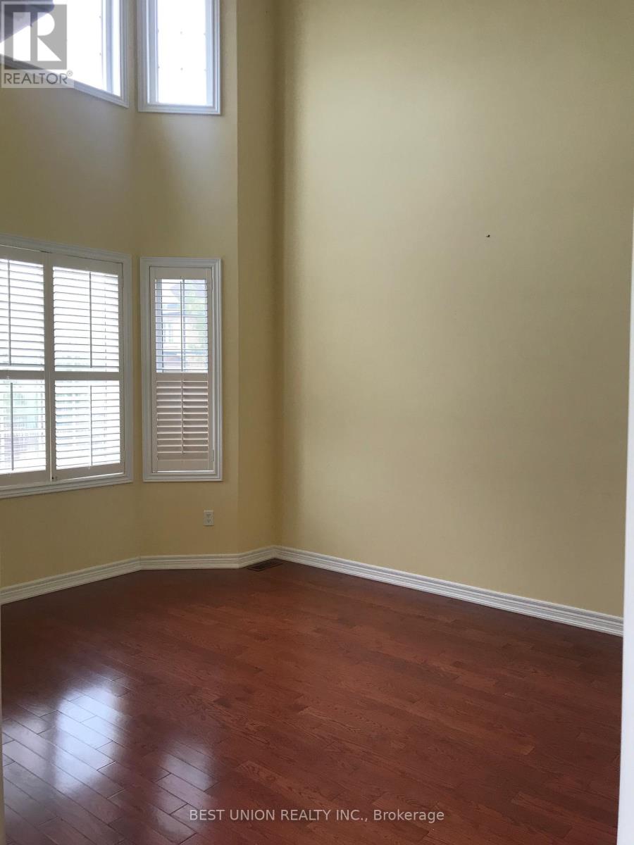 24 Heathfield Avenue, Markham, Ontario  L6C 3B9 - Photo 6 - N12754236