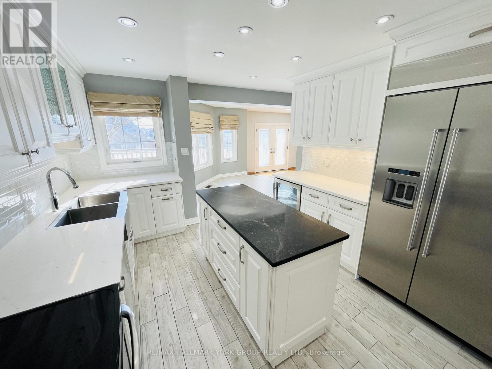 191 Burton Grove, King, Ontario  L7B 1C7 - Photo 4 - N12754264