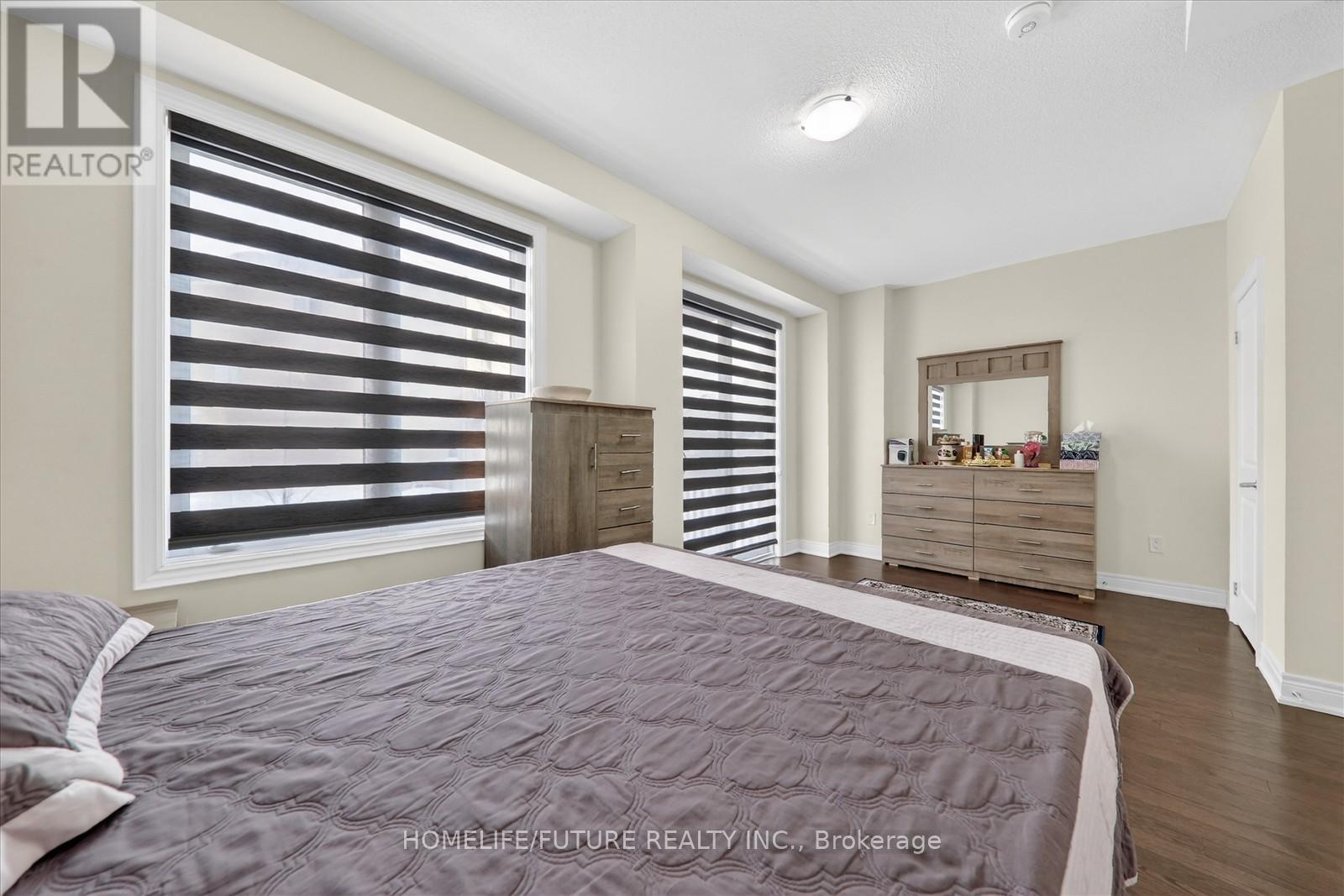 39 Andress Way, Markham, Ontario  L3S 0E9 - Photo 9 - N12754272