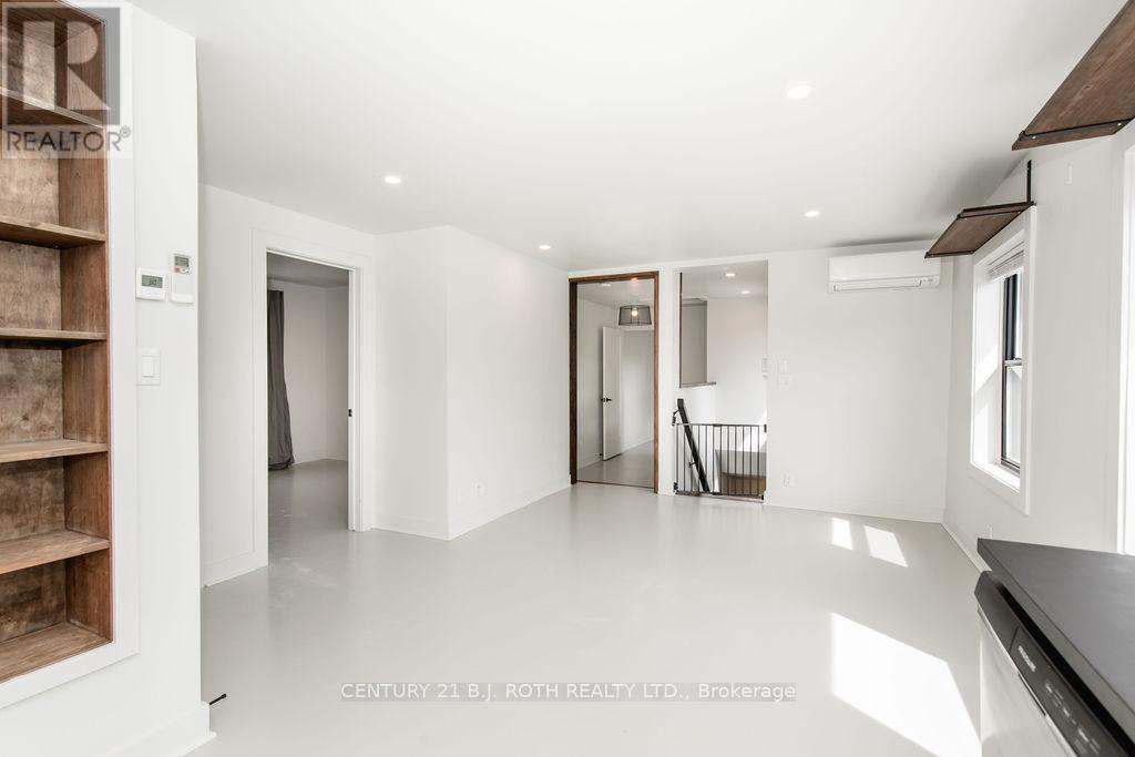 1370 Killarney Beach Road, Innisfil (Lefroy), Ontario L0L 1W0 - Photo 17 - N12754454