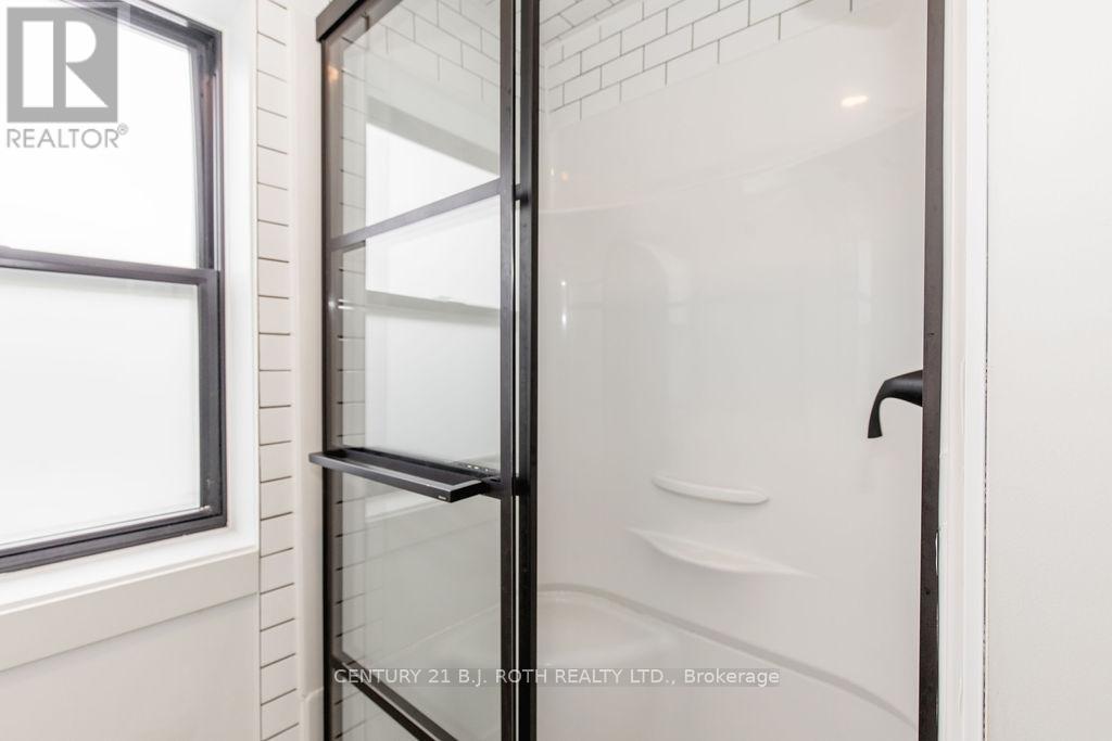 1370 Killarney Beach Road, Innisfil (Lefroy), Ontario L0L 1W0 - Photo 20 - N12754454