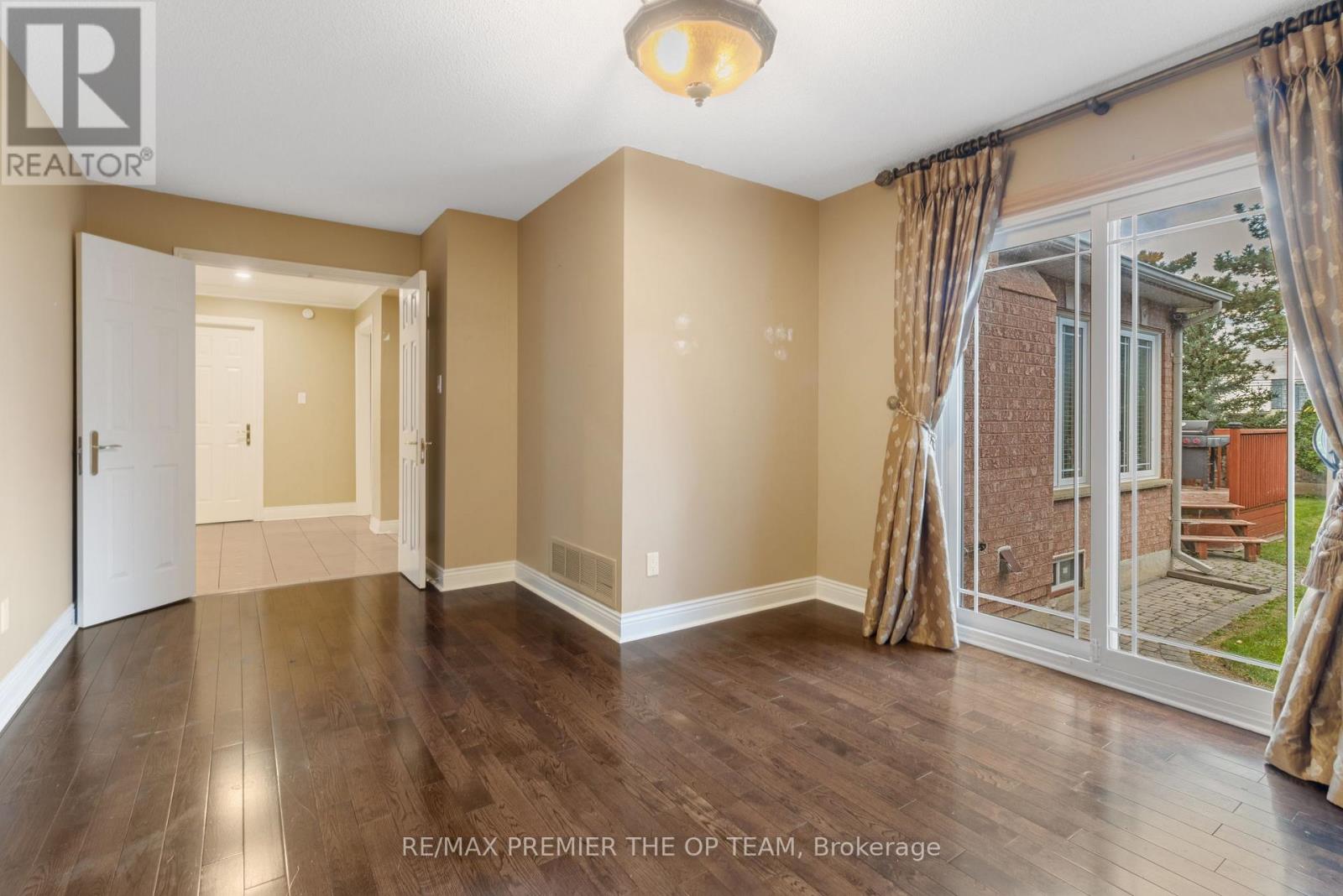 154 Flushing Avenue, Vaughan, Ontario  L4L 8H7 - Photo 11 - N12754466