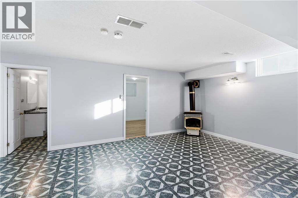 48 Alexsia Court Unit# Lower, Hamilton, Ontario  L9B 2T3 - Photo 8 - 40797783