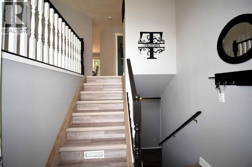 309 Eaton Drive, Hinton, Alberta  T7V 1Y5 - Photo 10 - A2263626