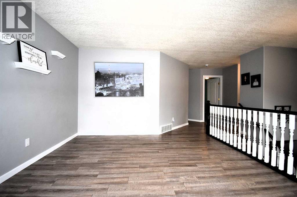 309 Eaton Drive, Hinton, Alberta  T7V 1Y5 - Photo 13 - A2263626