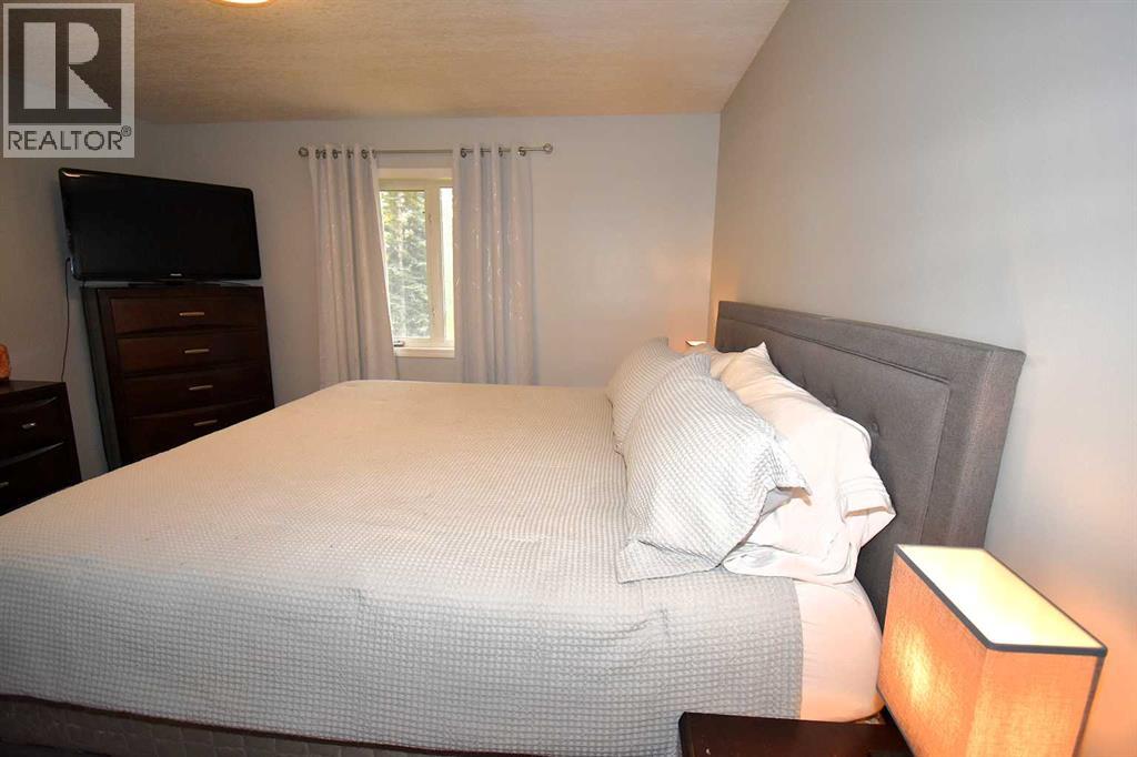 309 Eaton Drive, Hinton, Alberta  T7V 1Y5 - Photo 18 - A2263626