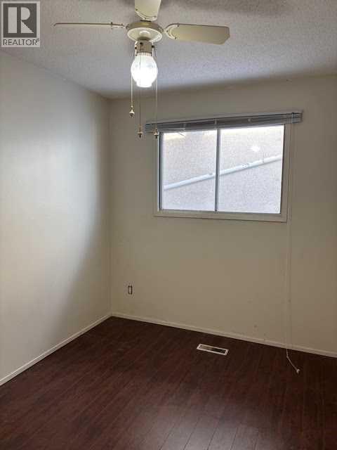 8033 99a Street, Grande Prairie, Alberta  T8V 3V2 - Photo 7 - A2277297