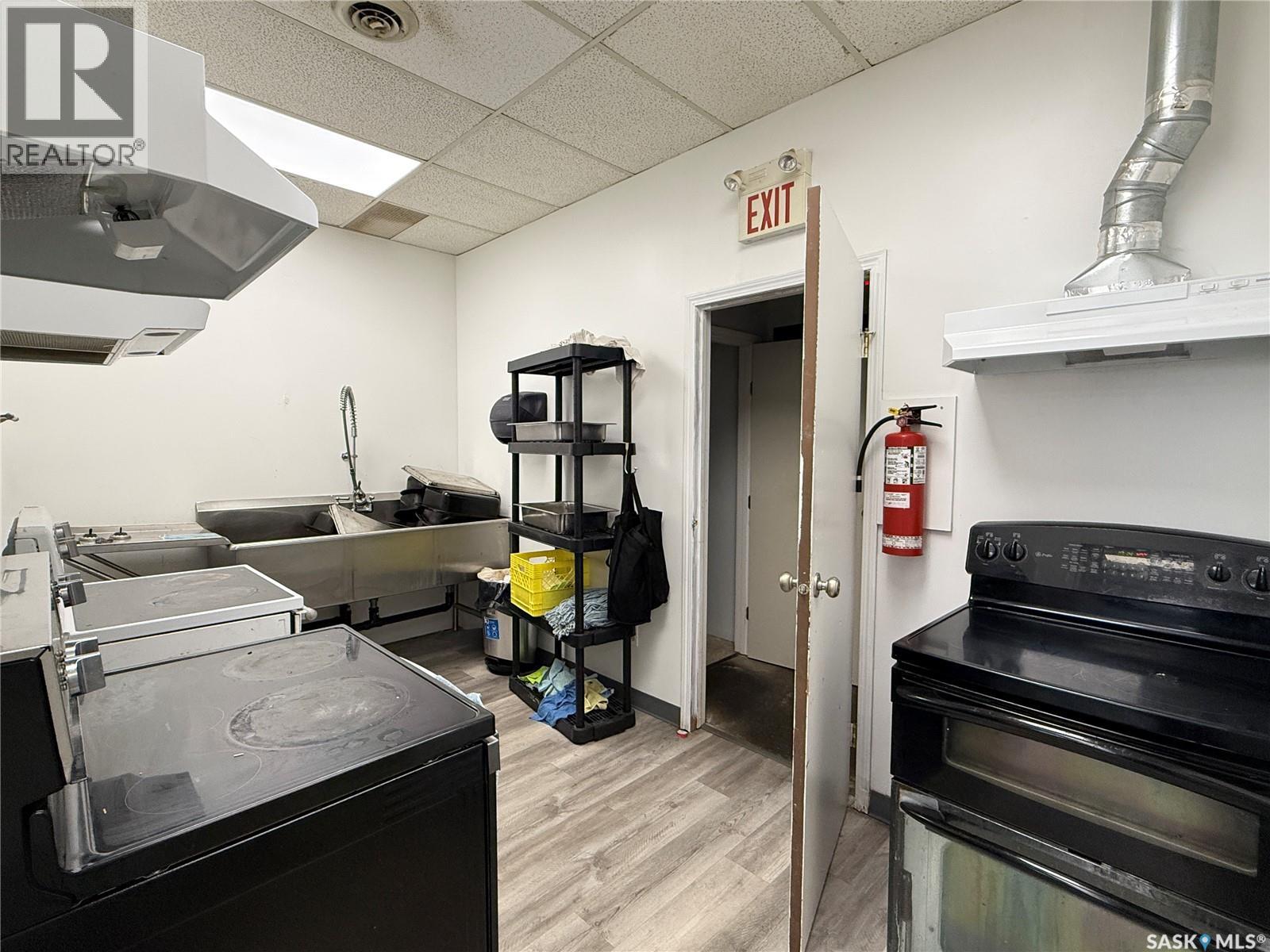 B 1642 100th Street, North Battleford, Saskatchewan  S9A 0W6 - Photo 3 - SK027859