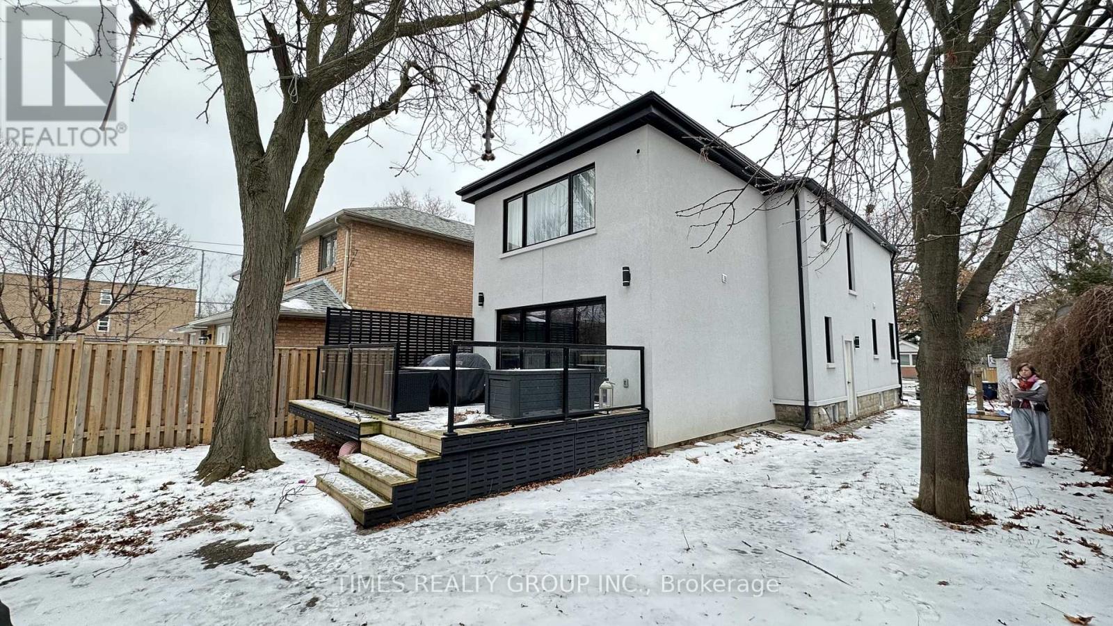 10 Dominion Road, Toronto, Ontario  M8W 1J1 - Photo 2 - W12754224