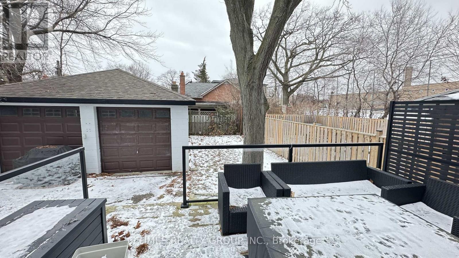 10 Dominion Road, Toronto, Ontario  M8W 1J1 - Photo 5 - W12754224