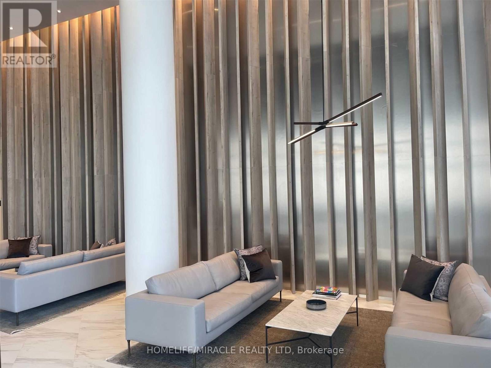 523 - 3900 Confederation Parkway, Mississauga, Ontario  L5B 0M3 - Photo 3 - W12754228