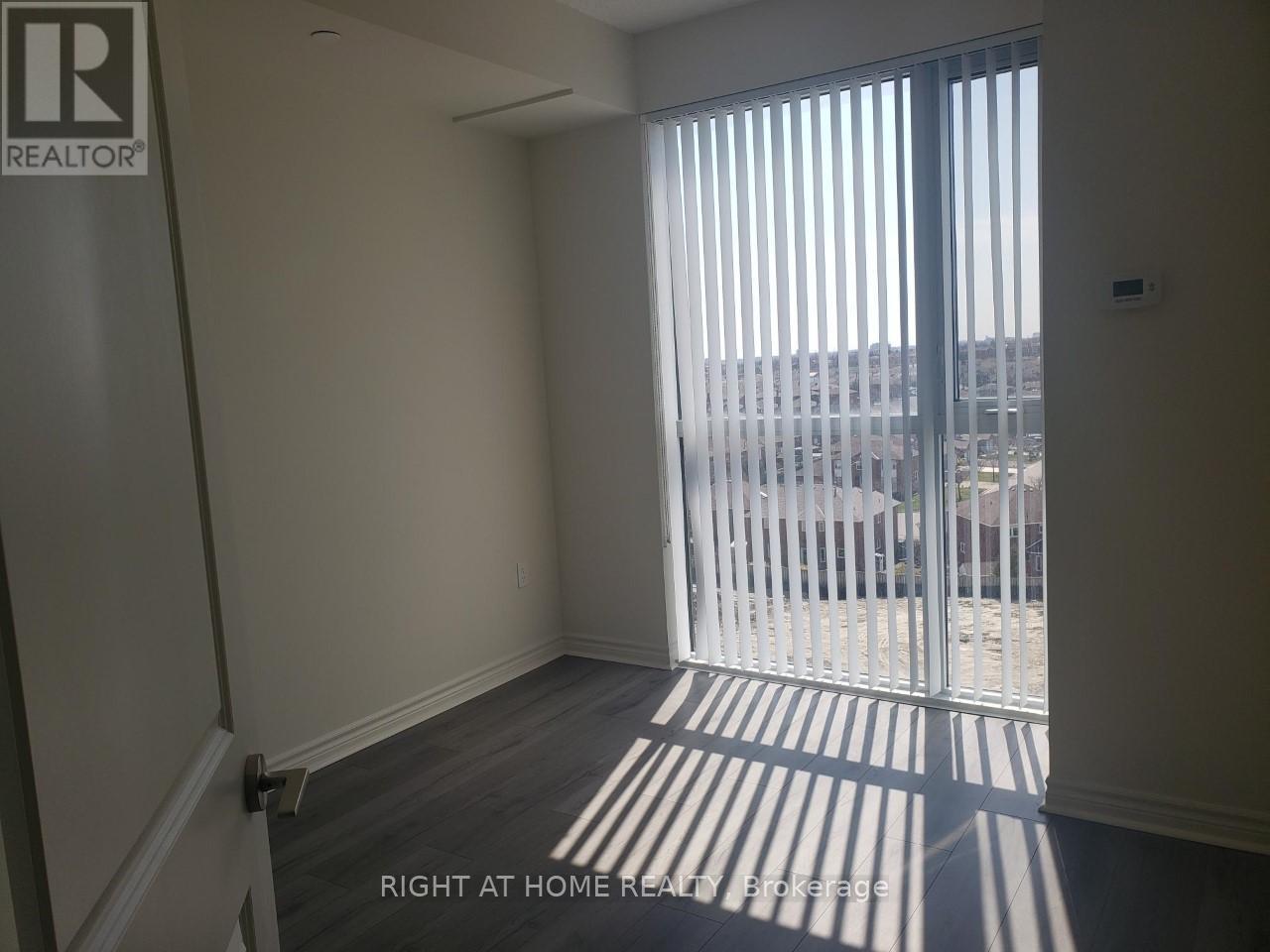 816 - 349 Rathburn Road W, Mississauga, Ontario  L5B 0G9 - Photo 11 - W12754238