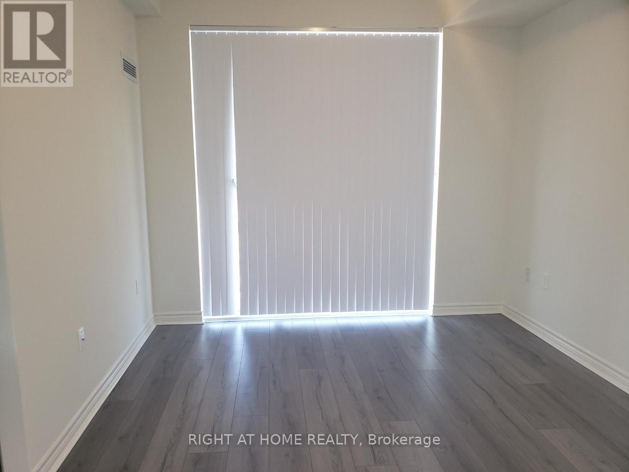 816 - 349 Rathburn Road W, Mississauga, Ontario  L5B 0G9 - Photo 2 - W12754238
