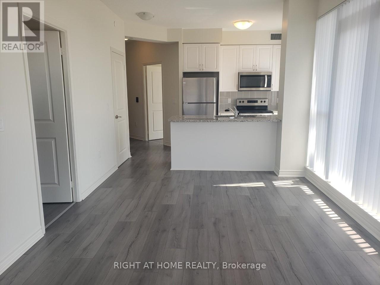 816 - 349 Rathburn Road W, Mississauga, Ontario  L5B 0G9 - Photo 6 - W12754238