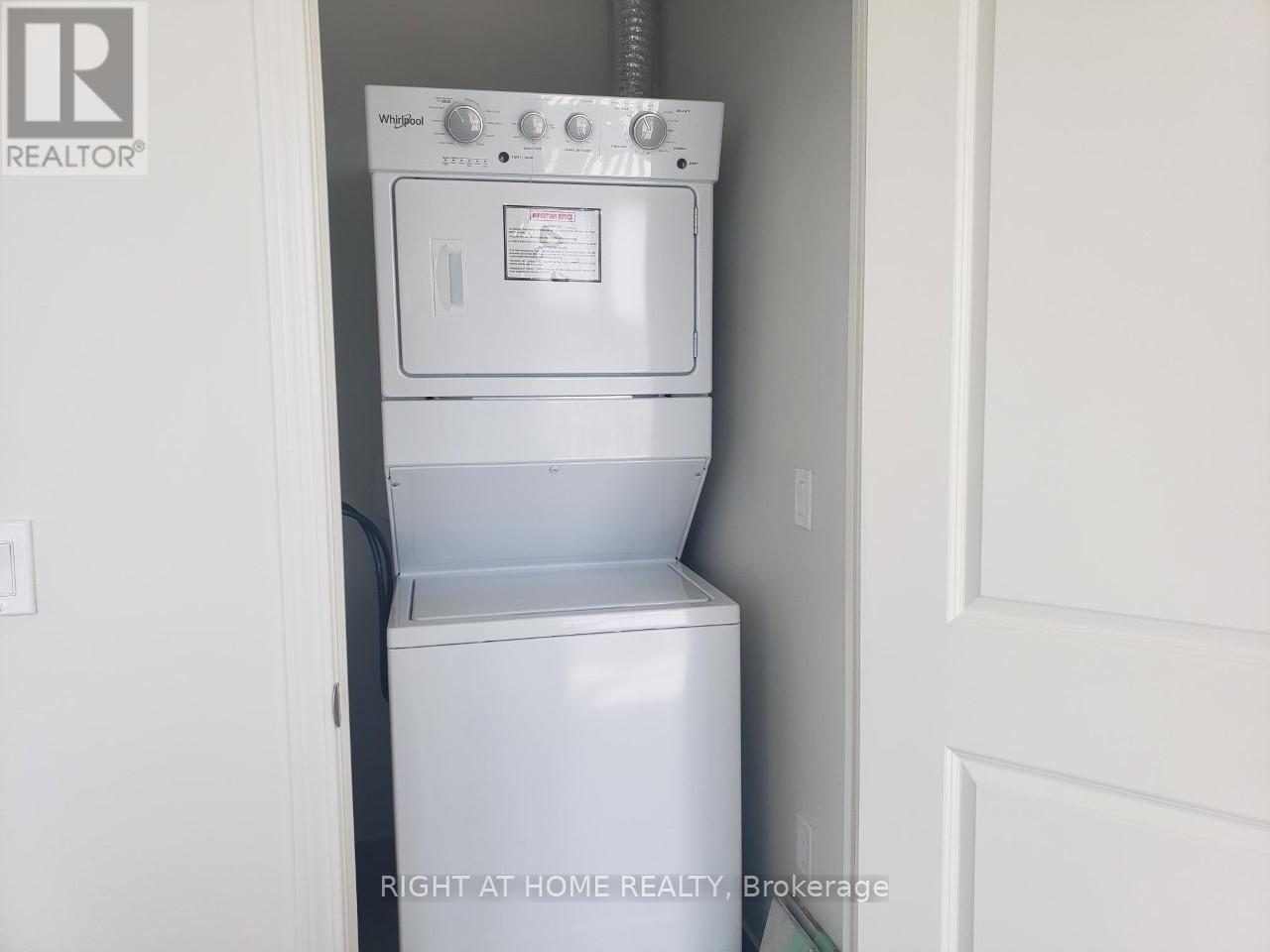 816 - 349 Rathburn Road W, Mississauga, Ontario  L5B 0G9 - Photo 8 - W12754238