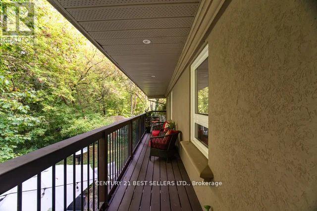 1595 Calverton Court, Mississauga, Ontario  L5G 2W4 - Photo 17 - W12754256