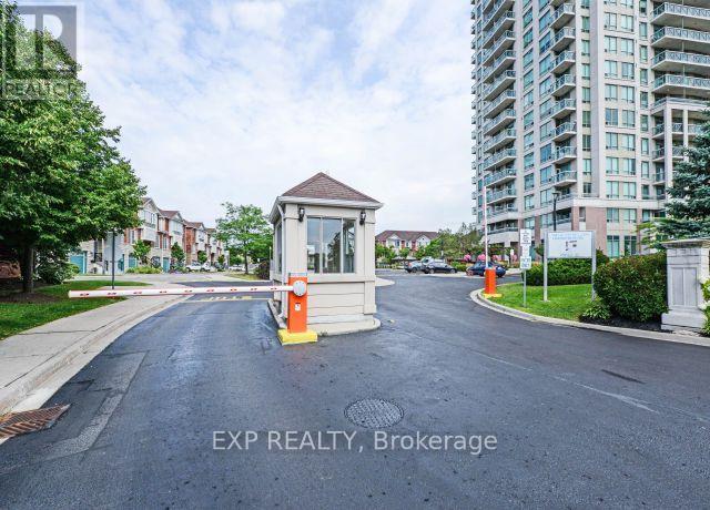 904 - 1359 Rathburn Road E, Mississauga, Ontario  L4W 5P7 - Photo 4 - W12754284