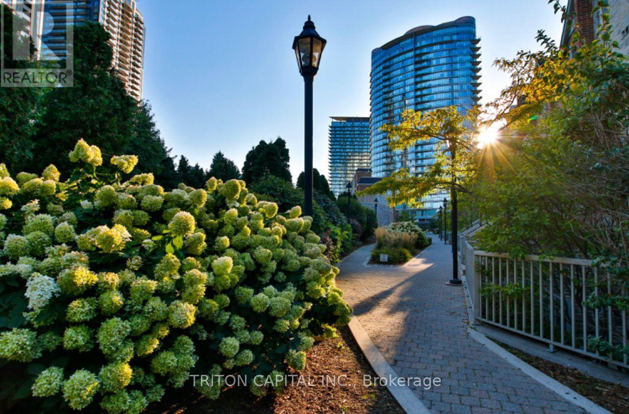 99 - 9 Windermere Avenue, Toronto, Ontario  M6S 5A4 - Photo 21 - W12754356