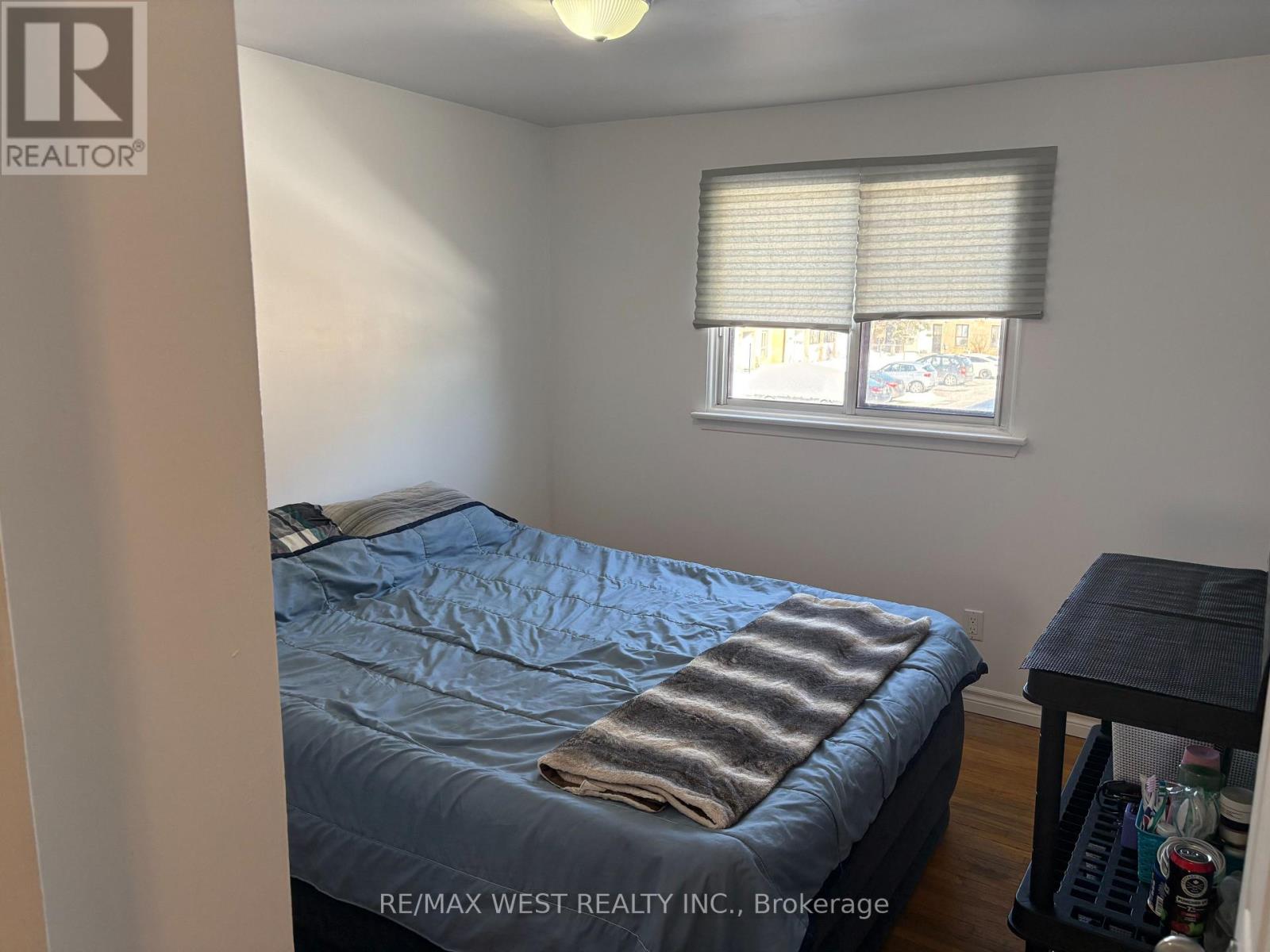 346 Fleetwood Crescent, Brampton, Ontario L6T 2E7 - Photo 9 - W12754412