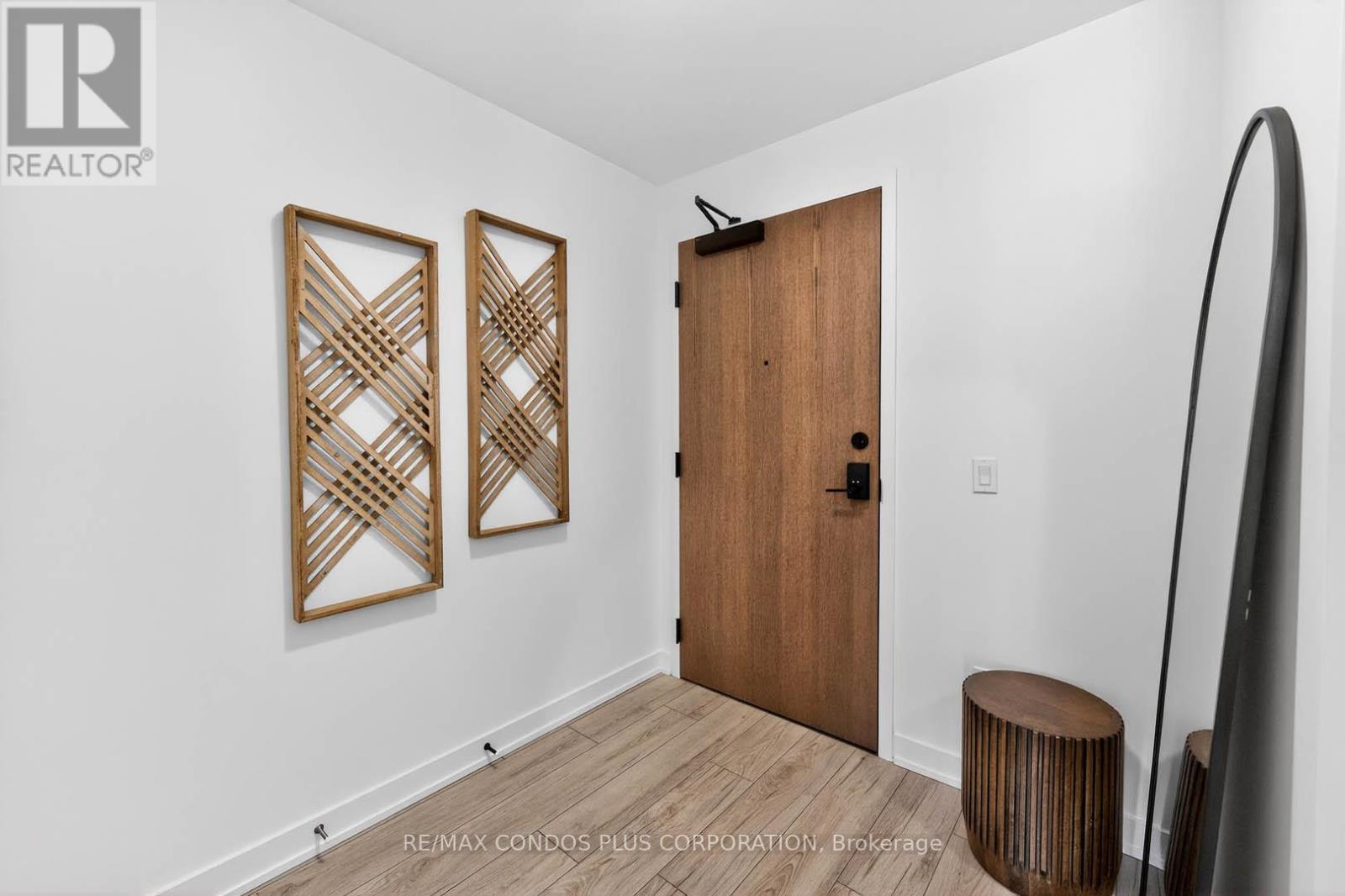 1104 - 1035 Southdown Road, Mississauga, Ontario  L5J 0A3 - Photo 10 - W12754418