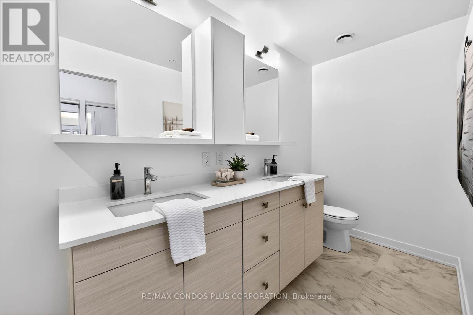 1104 - 1035 Southdown Road, Mississauga, Ontario  L5J 0A3 - Photo 22 - W12754418