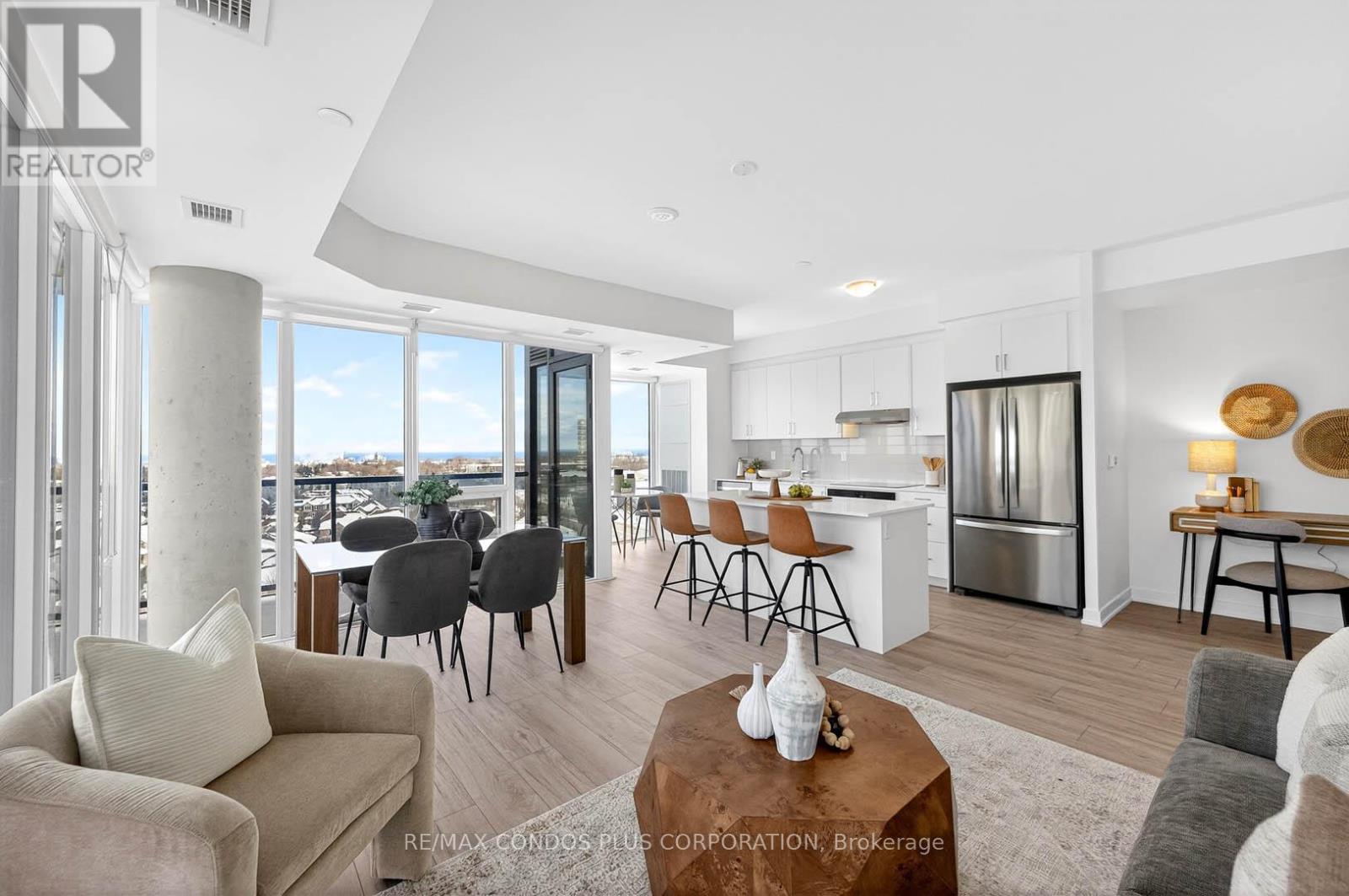 1104 - 1035 Southdown Road, Mississauga, Ontario  L5J 0A3 - Photo 4 - W12754418