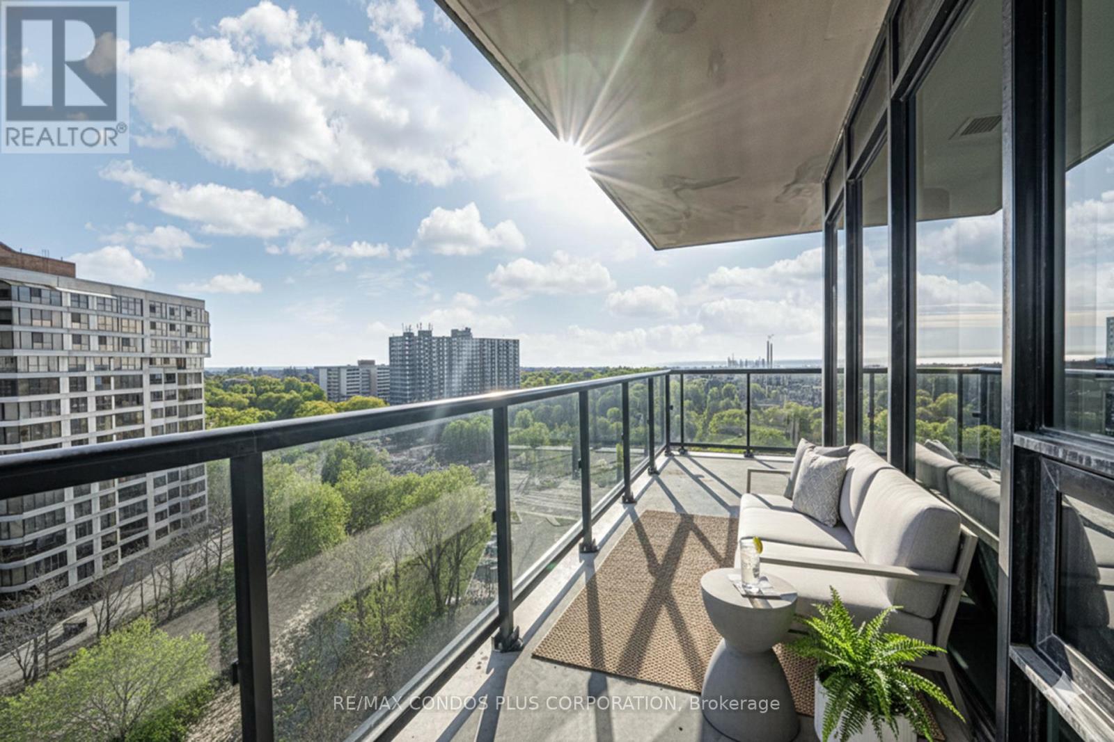 1104 - 1035 Southdown Road, Mississauga, Ontario  L5J 0A3 - Photo 8 - W12754418