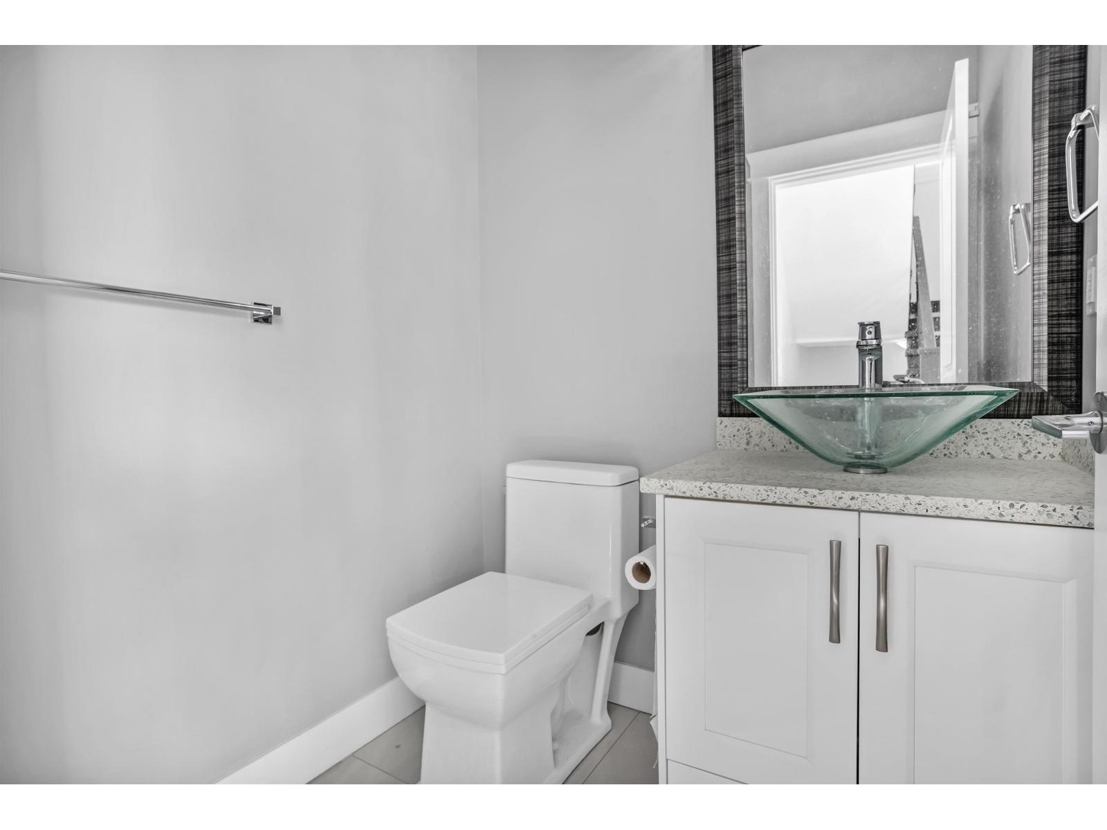 18407 59a Avenue, Surrey, British Columbia  V3S 5S7 - Photo 13 - R3086094