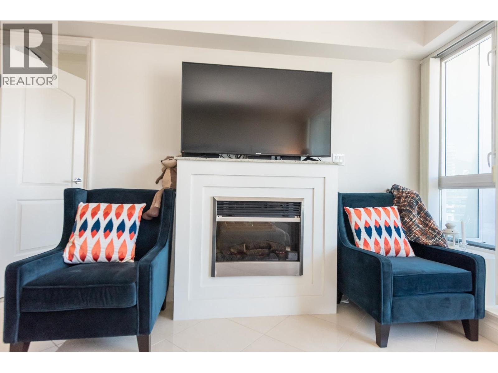 1003 133 E Esplanade, North Vancouver, British Columbia  V7L 1A1 - Photo 3 - R3085931