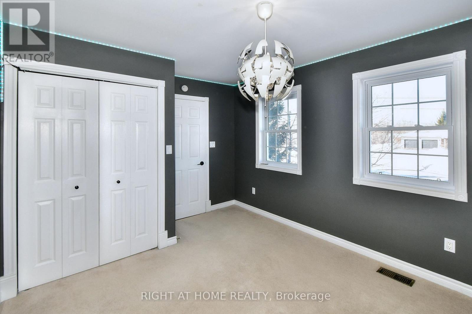 599 Maniece Avenue, Peterborough, Ontario  K9L 0C1 - Photo 31 - X12754254