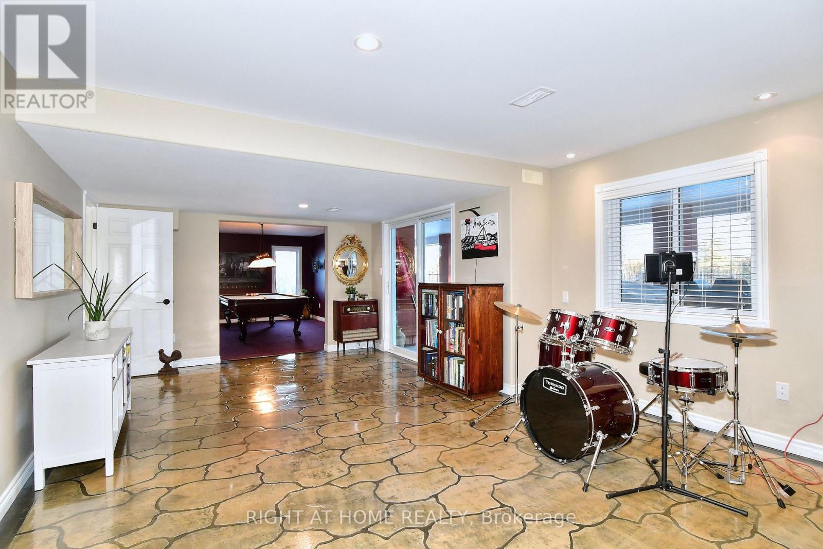 599 Maniece Avenue, Peterborough, Ontario  K9L 0C1 - Photo 36 - X12754254