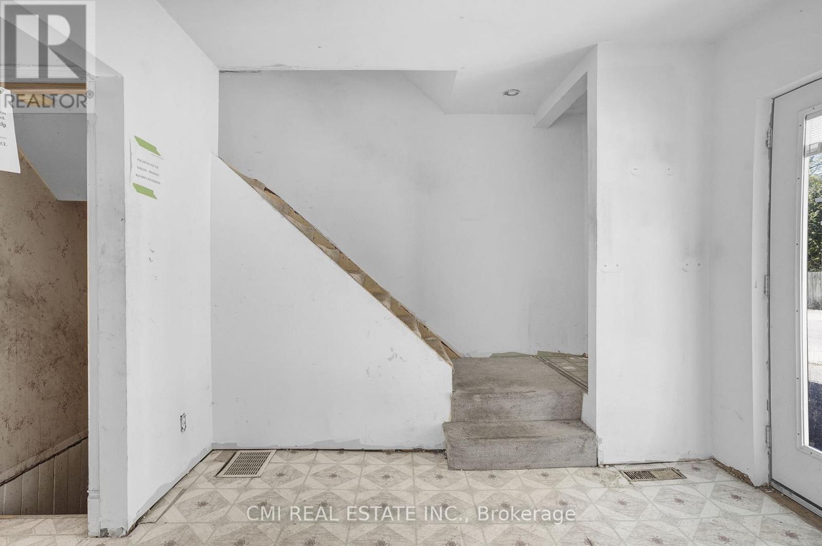 135 Madison Avenue S, Kitchener, Ontario  N2G 3M4 - Photo 8 - X12754336