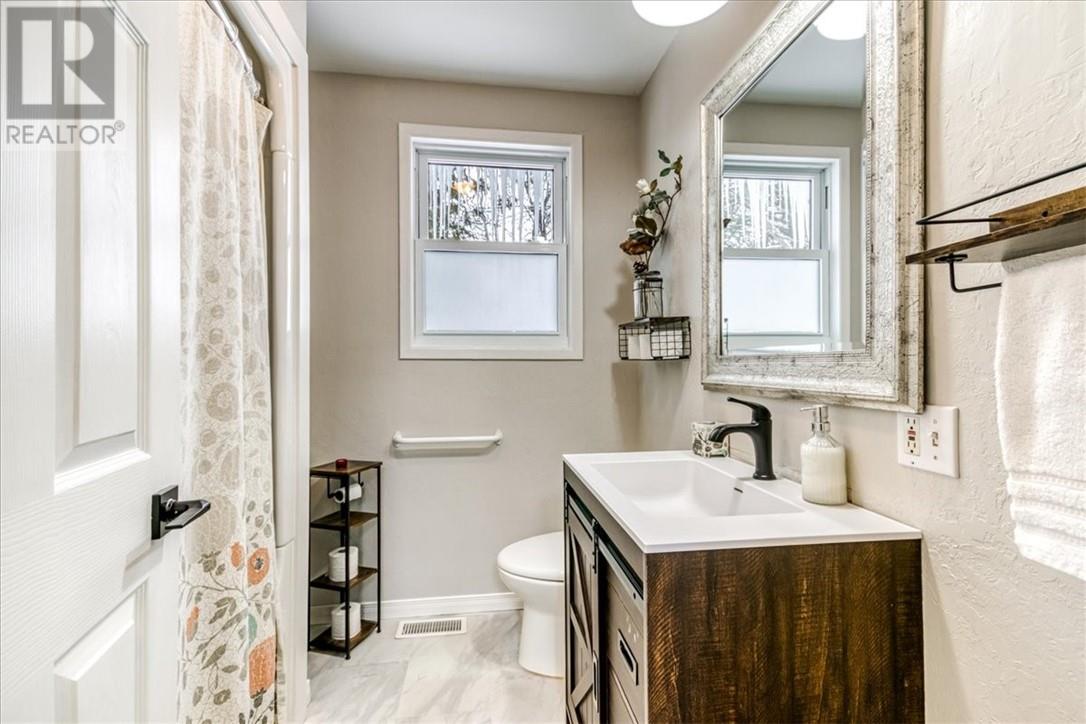 19 Gore Street, Gore Bay, Ontario  P0P 1H0 - Photo 19 - 2126275