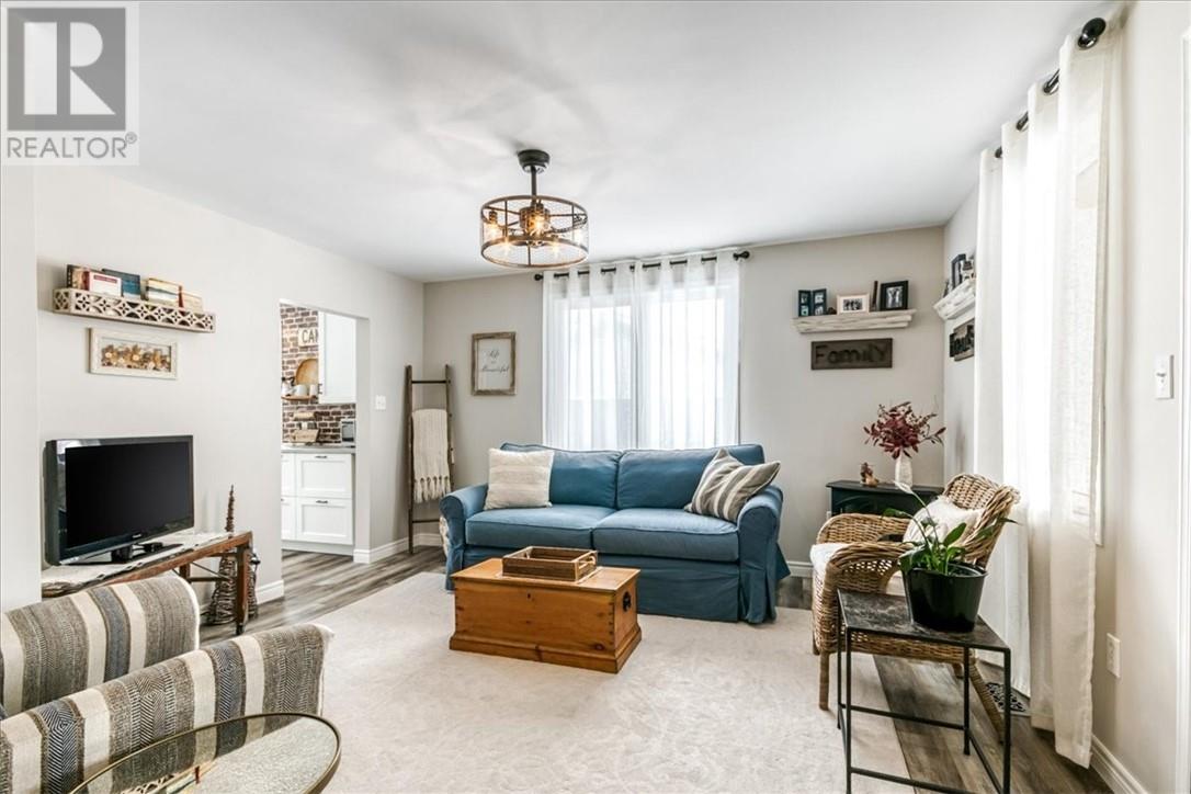 19 Gore Street, Gore Bay, Ontario  P0P 1H0 - Photo 12 - 2126275