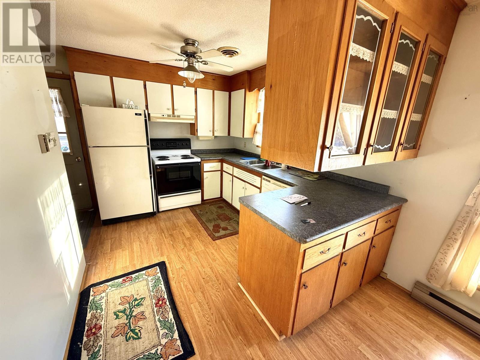 7 Birch Street, Oakhill, Nova Scotia  B4V 0C1 - Photo 8 - 202602029