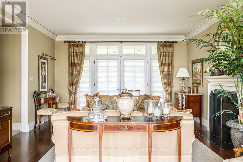 6 Ennisclare Drive W, Oakville, Ontario  L6J 4N2 - Photo 10 - W12300774